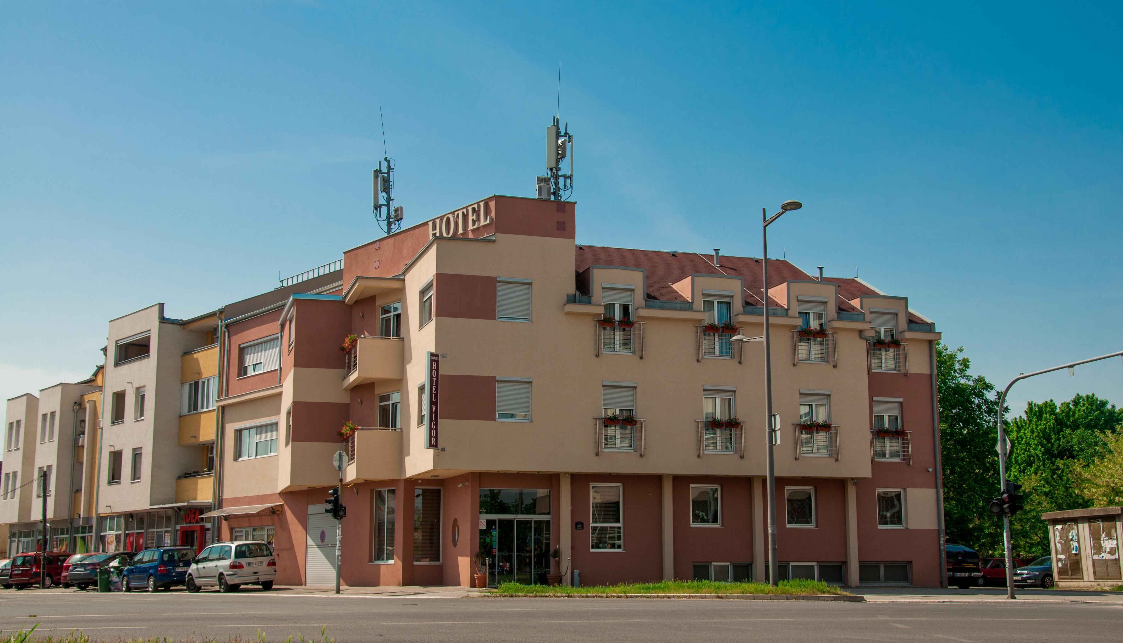 Garni Hotel Vigor - Ev Station Новий Сад Екстер'єр фото